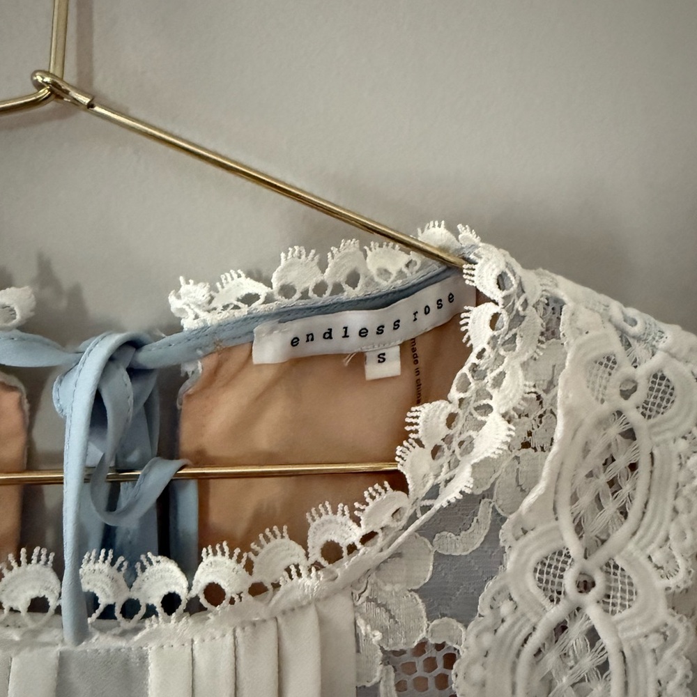 Blue and White Lace Dress - Picture 3 of 4